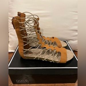 Mia sandals